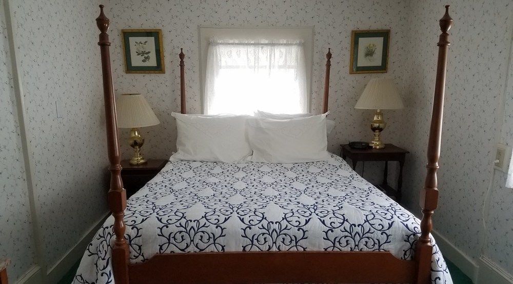 Windflower Inn Great Barrington Exterior photo